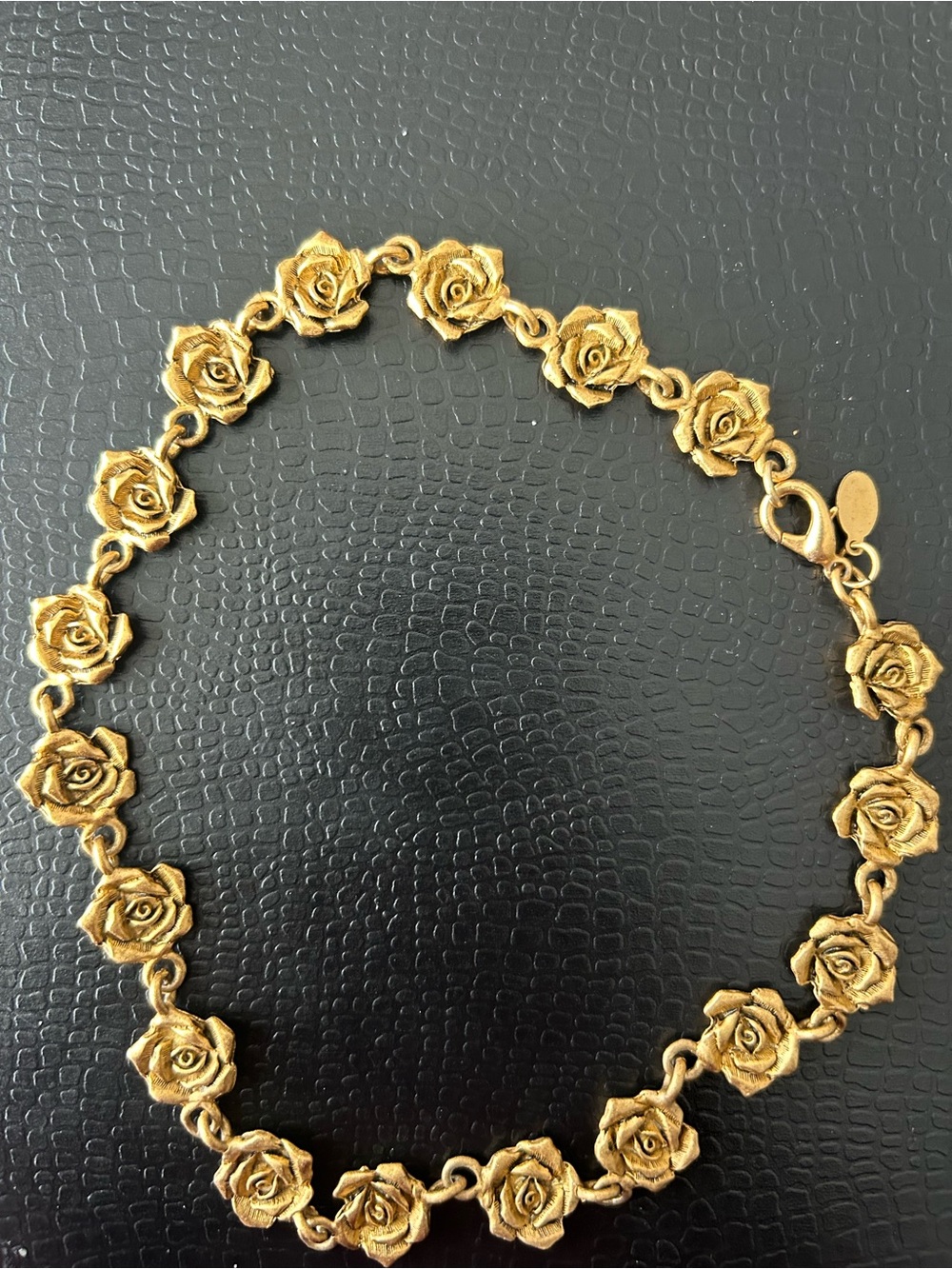 Express Gold Rose Link Necklace / Choker